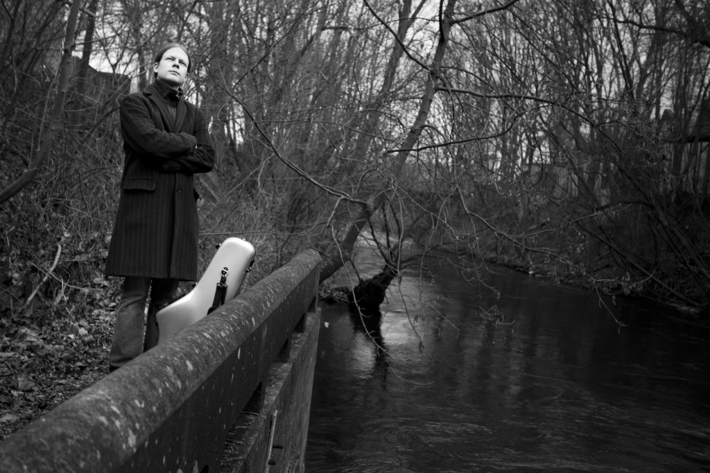 Kiesewetter waiting for the boat (Photo: Marko Petz)